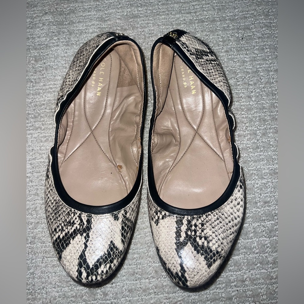 Cole Haan Black and Cream Loafers Elegant Flats